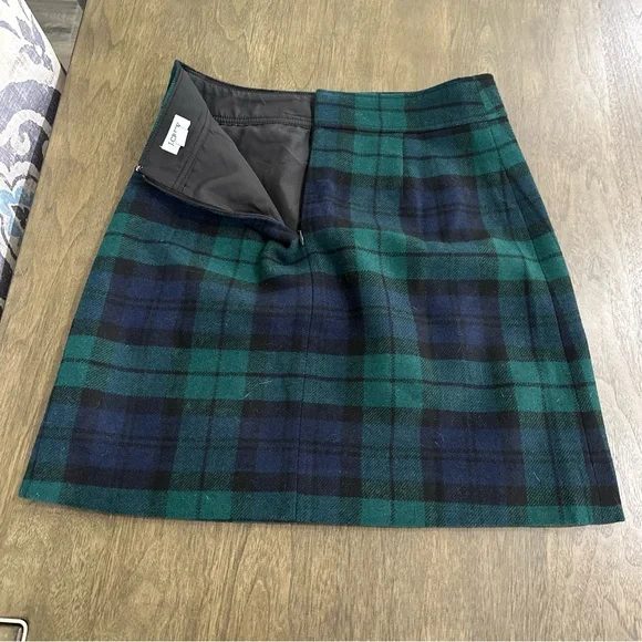 J Crew Factory Wool-Blend Mini Skirt in Black Watch Plaid Green Size 2 - Picture 7 of 7